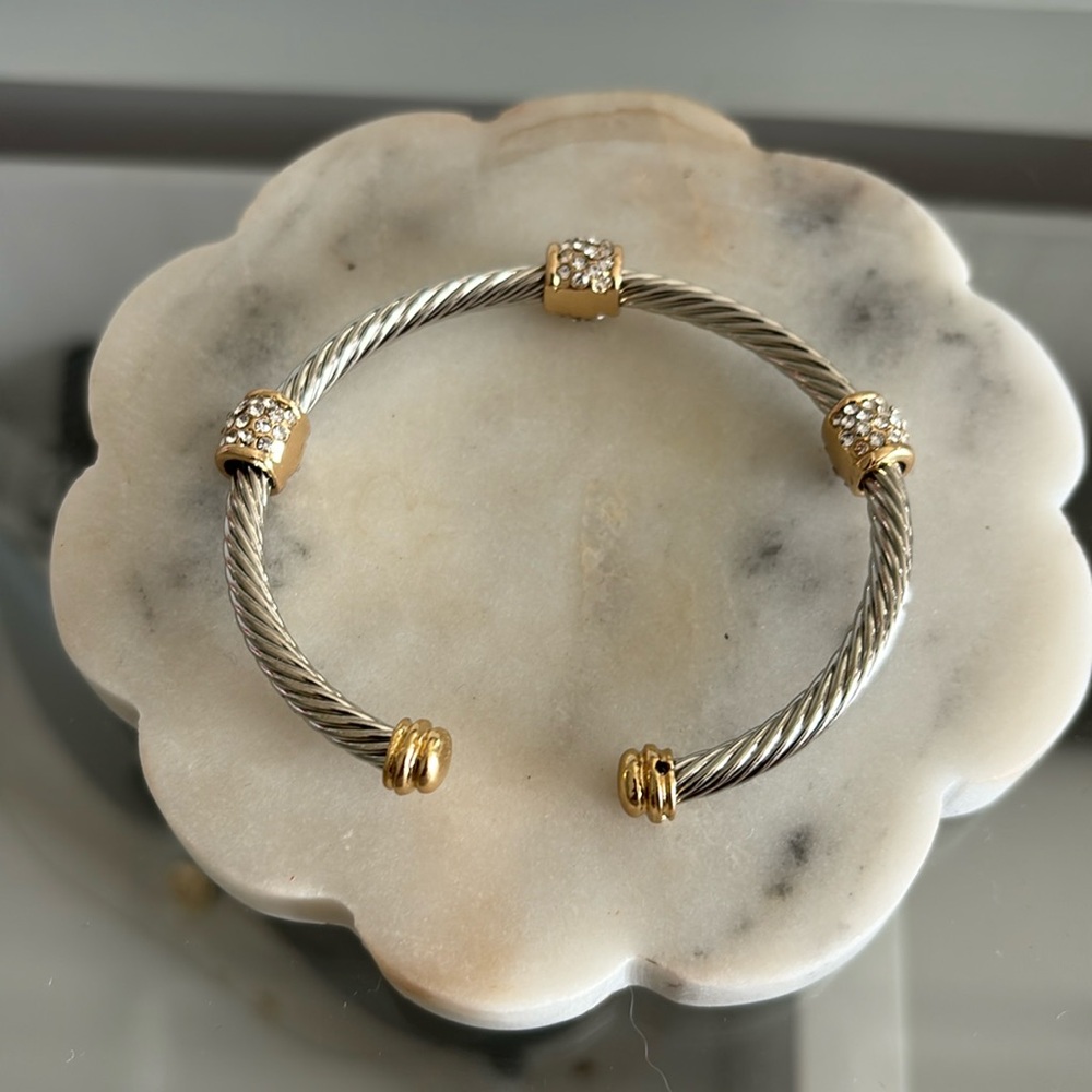 Bracelet new